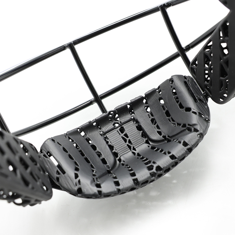 3D Printed Field Hockey Penalty Corner kasvonaamio visiirillä
